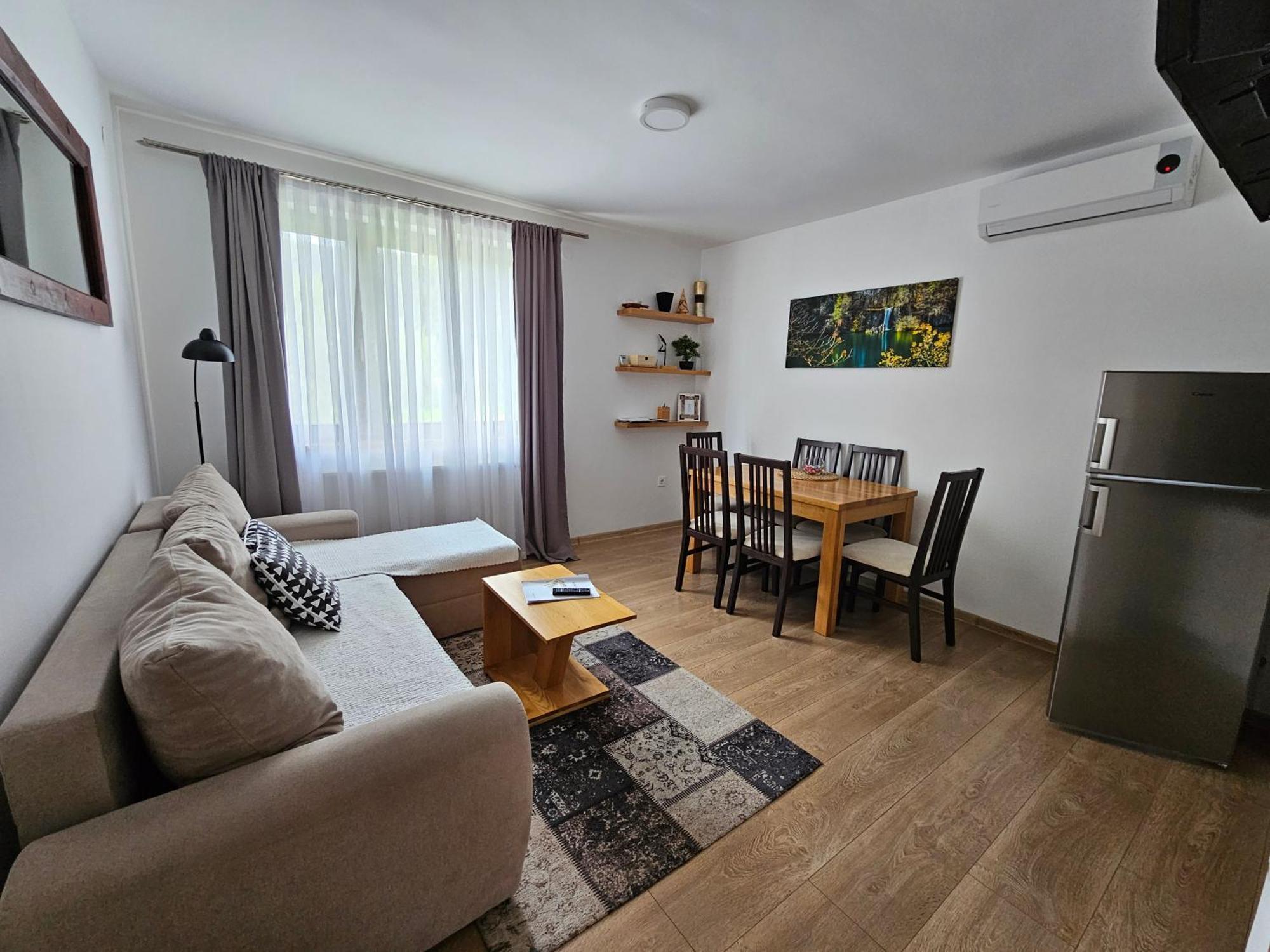 Apartments Woodnotes Licko Petrovo Selo Exterior foto