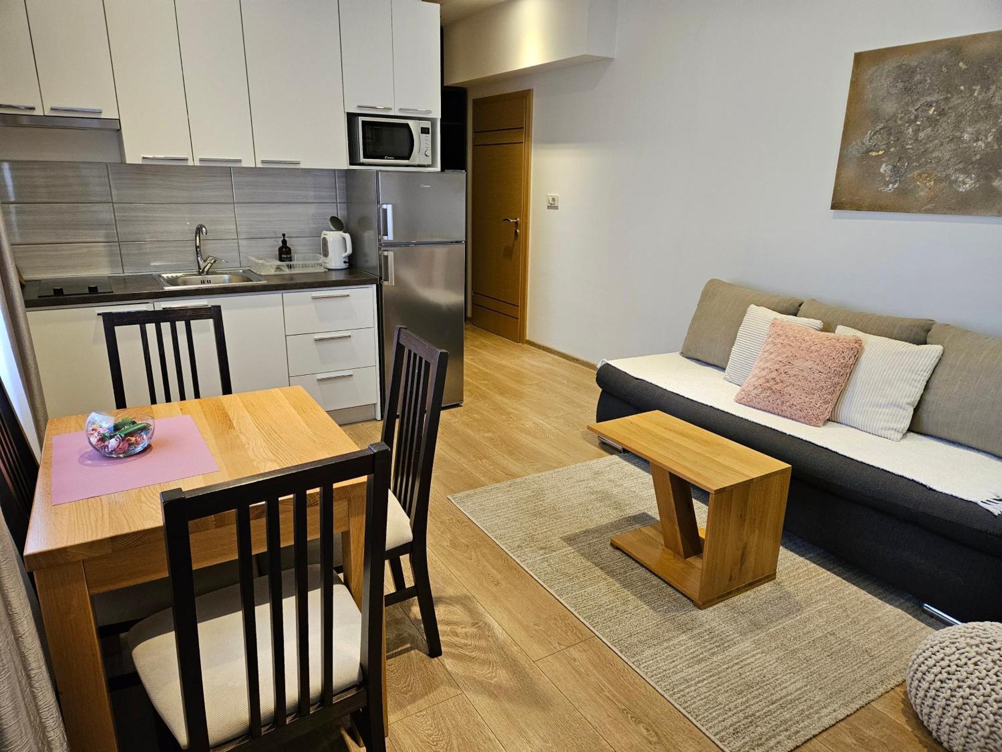 Apartments Woodnotes Licko Petrovo Selo Exterior foto