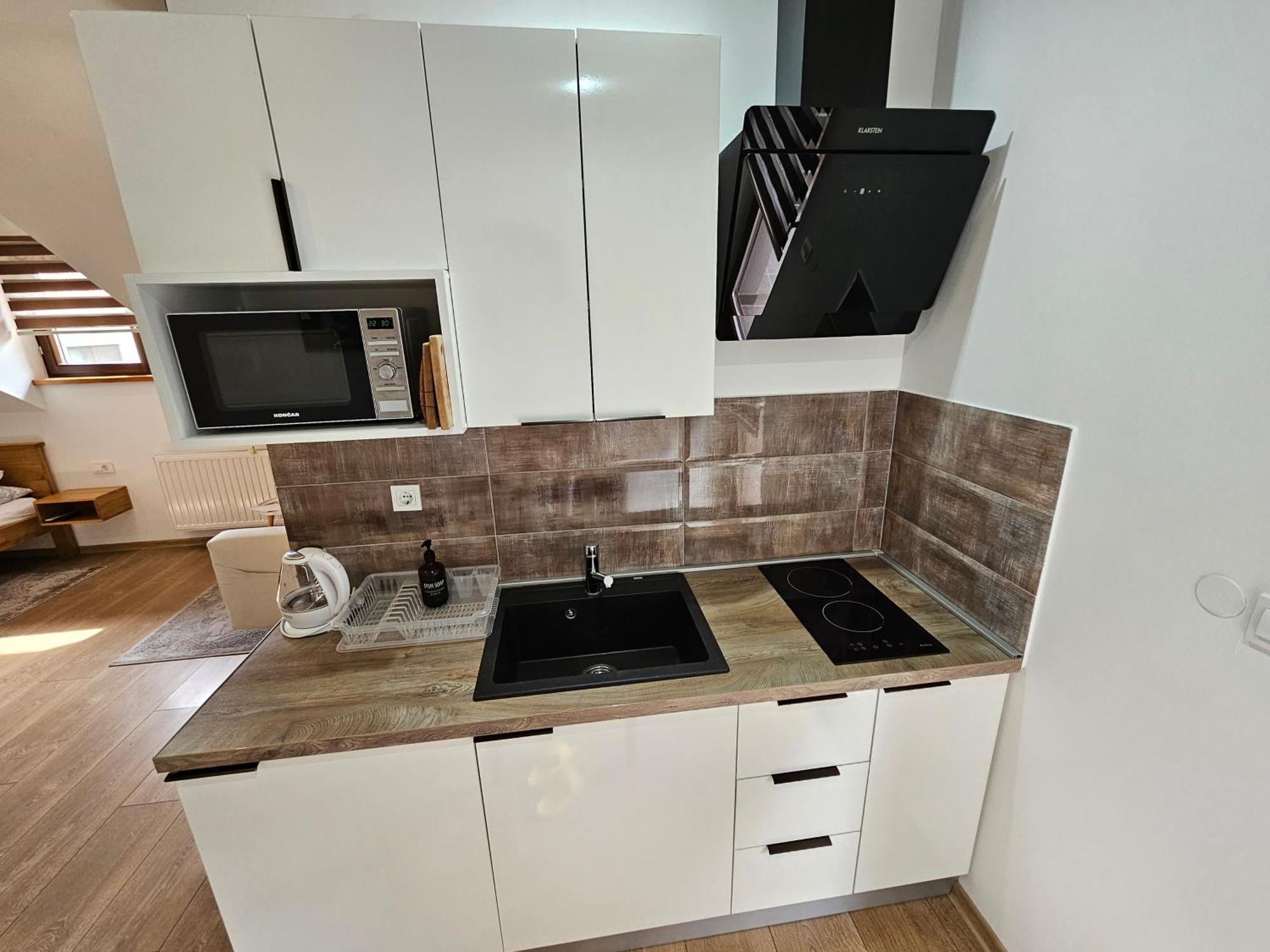 Apartments Woodnotes Licko Petrovo Selo Exterior foto