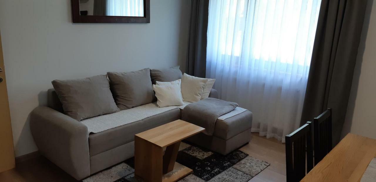 Apartments Woodnotes Licko Petrovo Selo Exterior foto